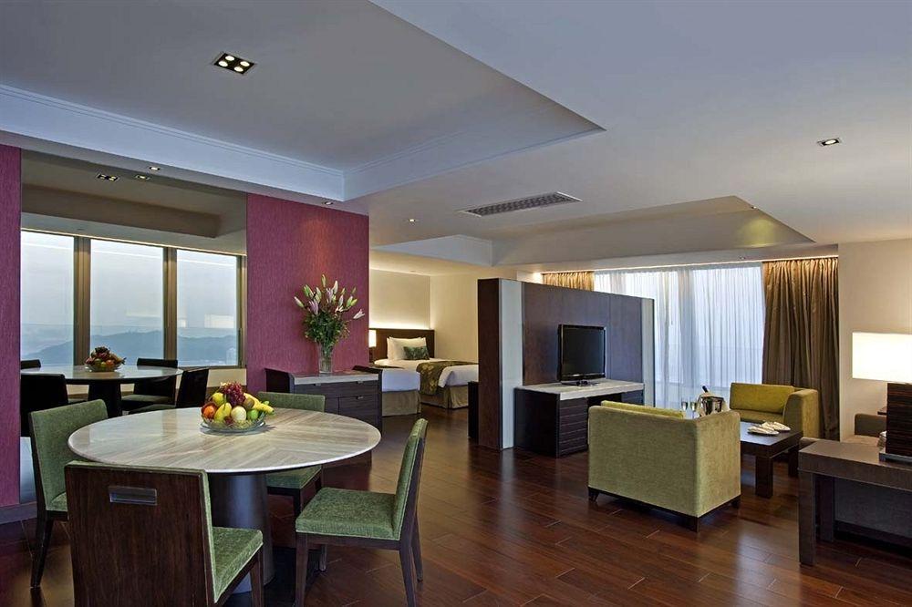 Nina Hotel Tsuen Wan West Hong Kong Exterior foto Suite
