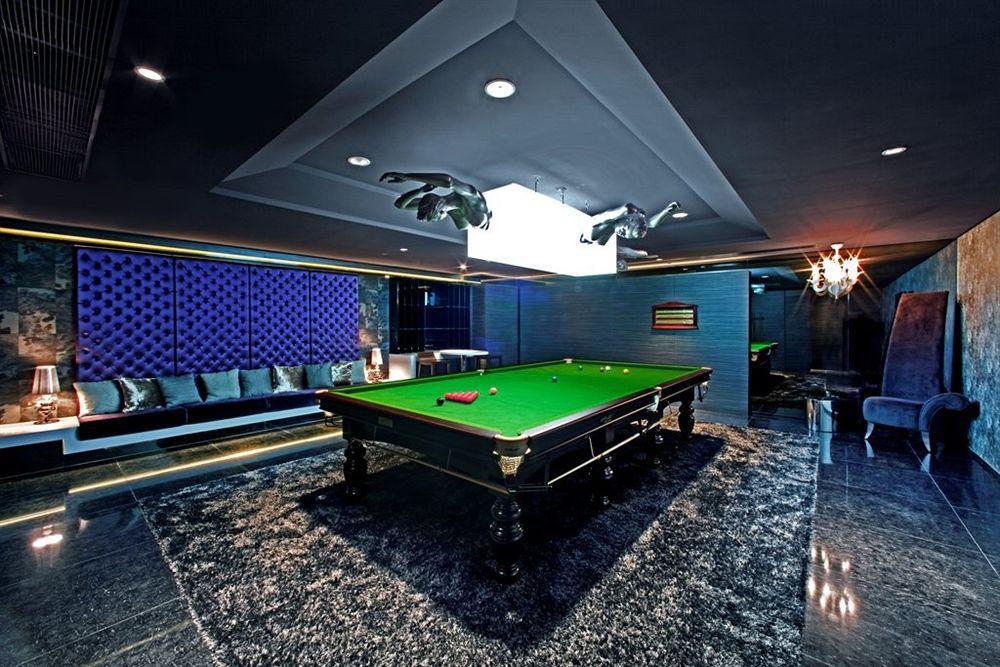 Nina Hotel Tsuen Wan West Hong Kong Exterior foto The Billiard Room