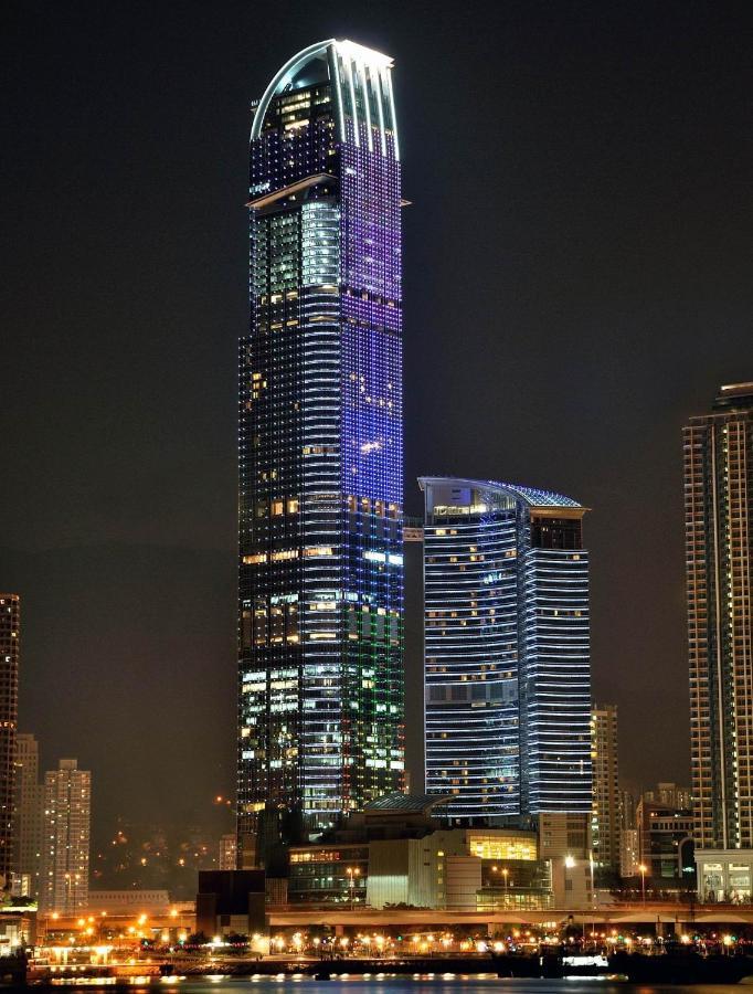 Nina Hotel Tsuen Wan West Hong Kong Exterior foto The Empire at night
