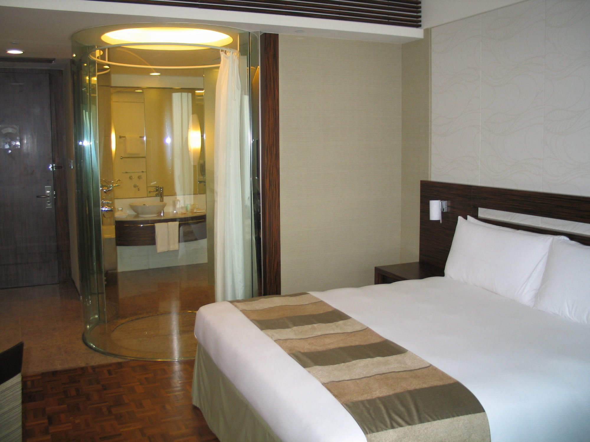 Nina Hotel Tsuen Wan West Hong Kong Exterior foto A room at the hotel
