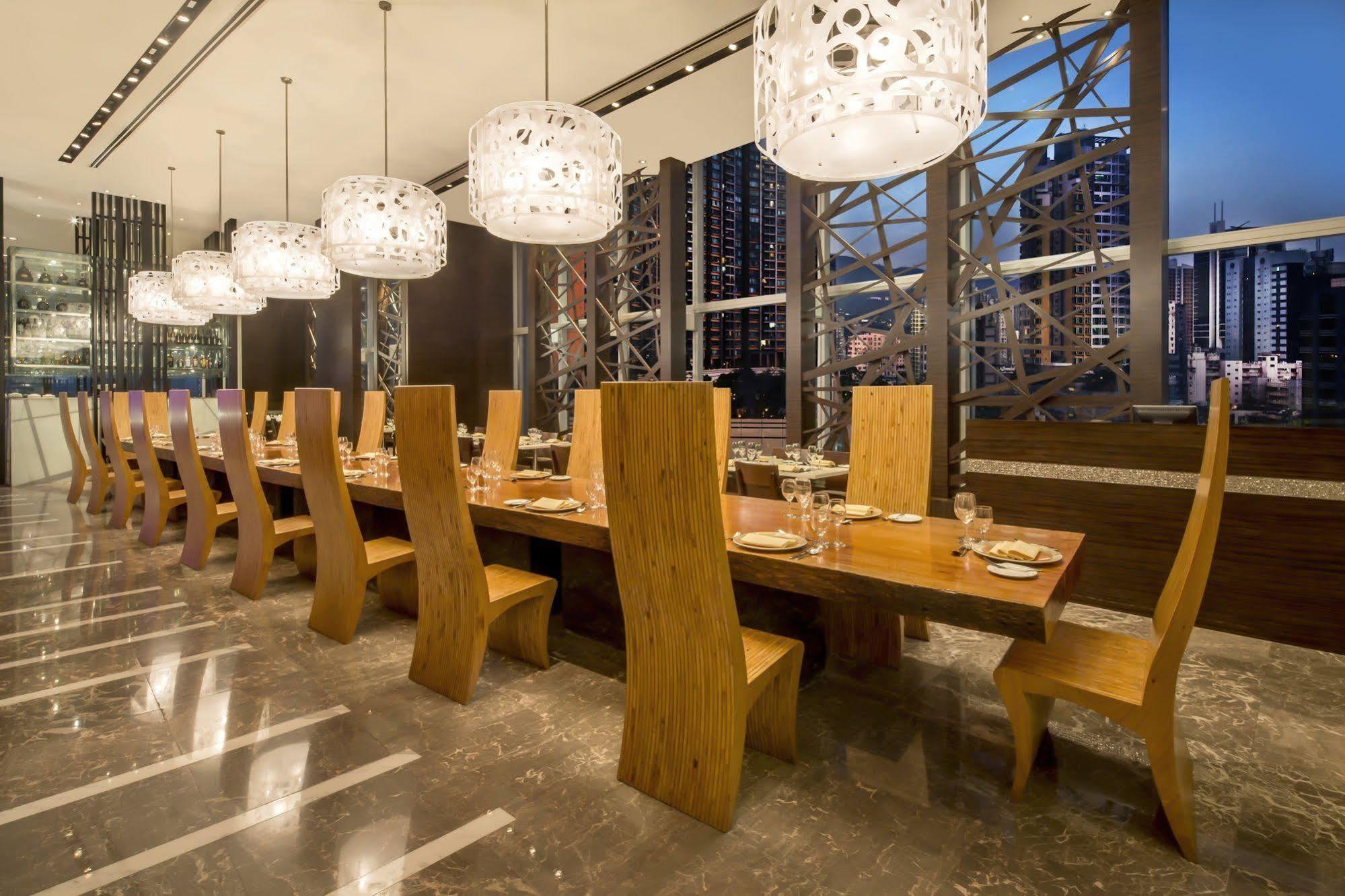 Nina Hotel Tsuen Wan West Hong Kong Exterior foto The interior of the restaurant