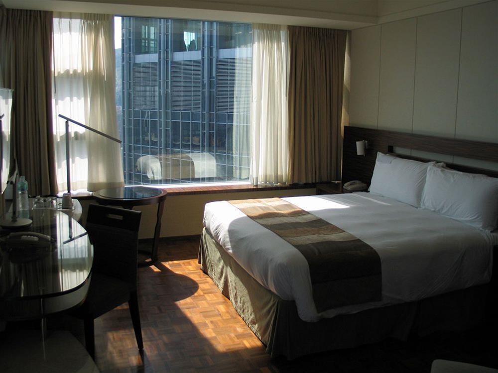 Nina Hotel Tsuen Wan West Hong Kong Exterior foto A room at the hotel